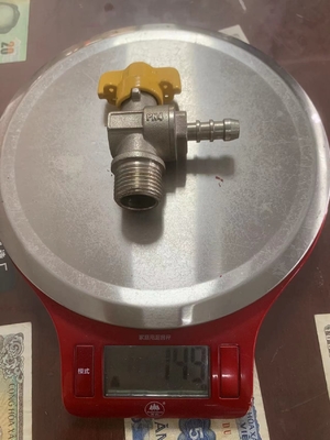 Válvula de agua de latón de buen pulido para jardín exterior
