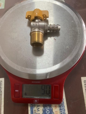 el proveedor de oro precio razonable válvula de latón en Malasia