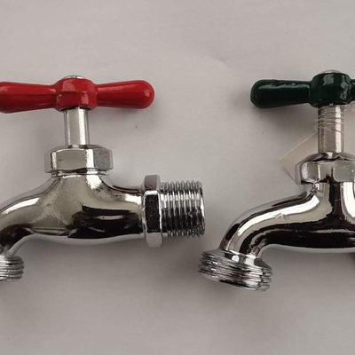 OEM directamente de la fábrica Yuhuan zinc y latón bajo precio bibcock