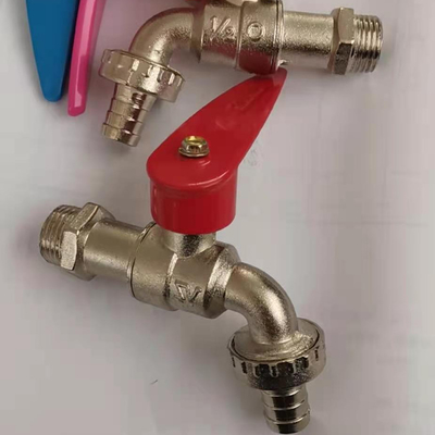 China proveedor de bajo precio de latón bibcock grifo de agua china