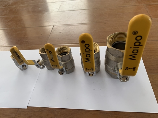 1/2 3/4 &quot;pulgada mayorista de zinc de latón válvula de bola con mango de plástico amarillo