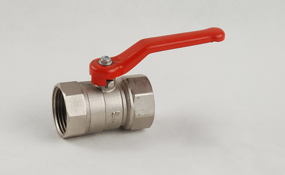 Válvula de bolas de latón forjado de Rohs Temperatura normal 1-1/4 Pn30