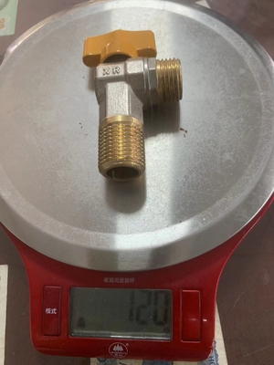 Válvula de ángulo del triángulo de la válvula de ángulo de la fontanería de la seguridad DN20-NPT 1/2inch