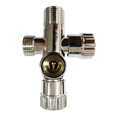 La válvula de ángulo de cobre amarillo fría vendedora caliente de la agua 1/2inch de las colocaciones del cuarto de baño Chrome plateó